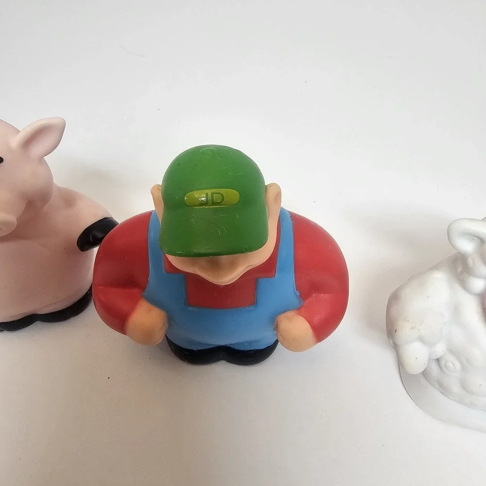 Tomy  3 Piece‎ Replacement Figures for John Deere hayride Toy